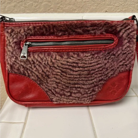 Patricia Nash Elegant Red italian leather and Sherpa Crossbody Bag - Picture 3 of 12